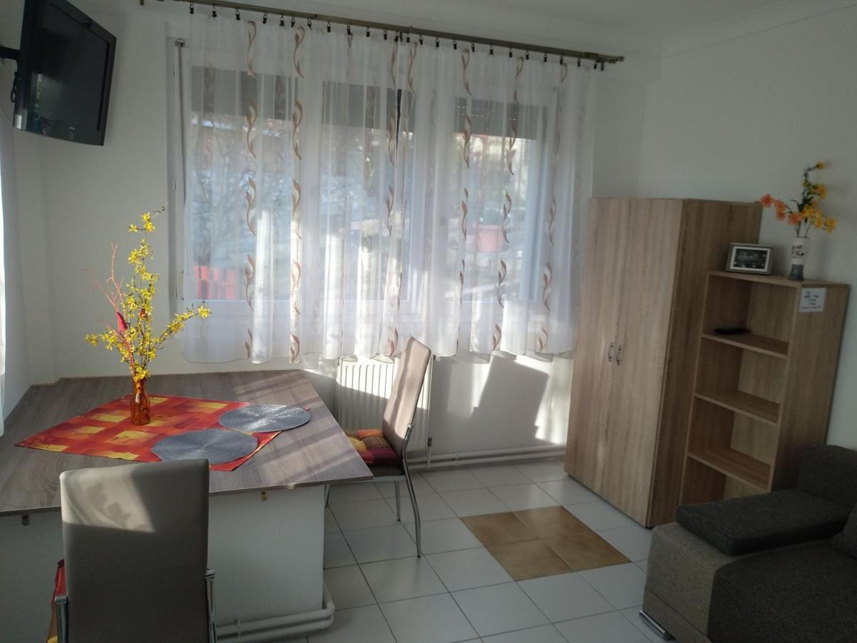 Fuege Vendeghaz Hotel Miskolc Buitenkant foto