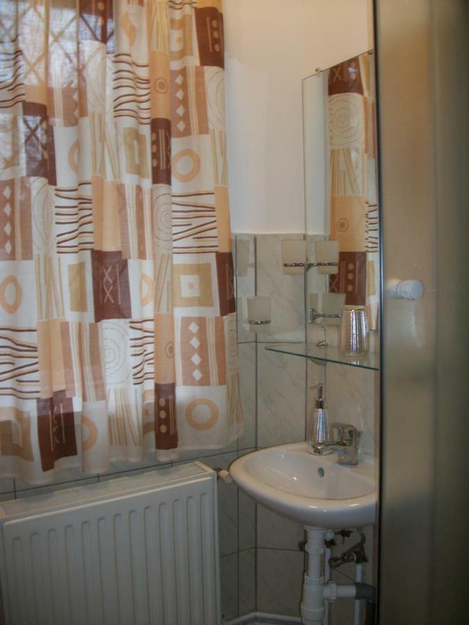 Fuege Vendeghaz Hotel Miskolc Buitenkant foto