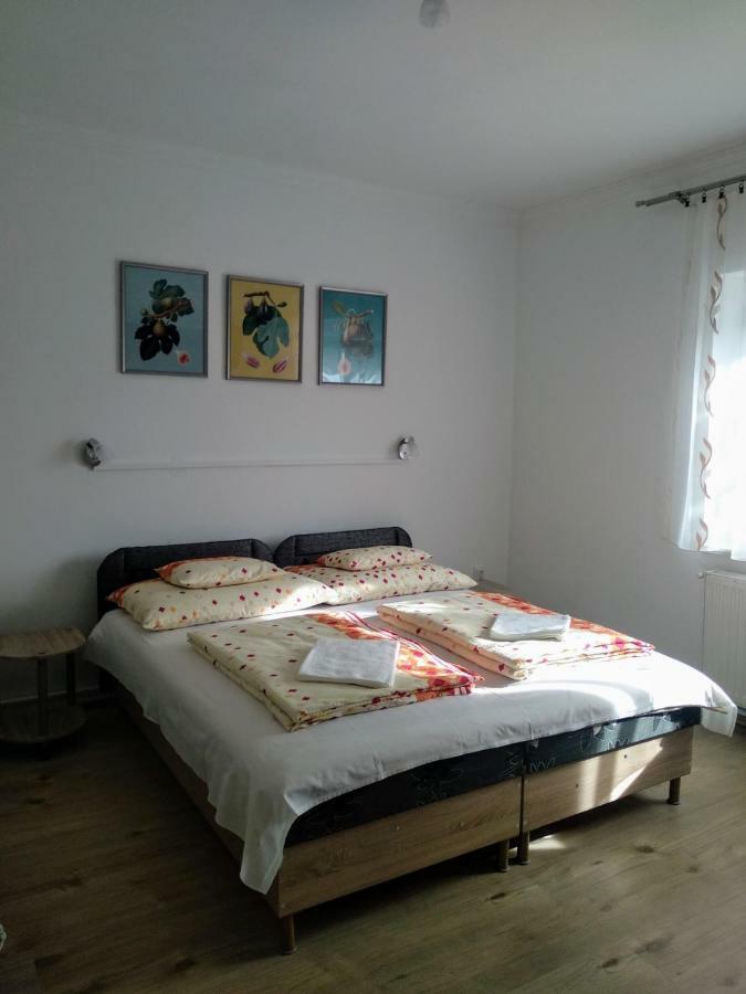 Fuege Vendeghaz Hotel Miskolc Buitenkant foto