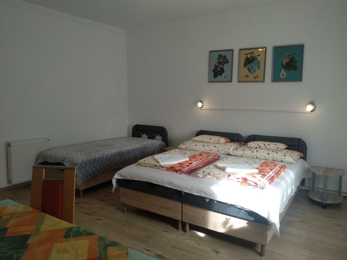 Fuege Vendeghaz Hotel Miskolc Buitenkant foto