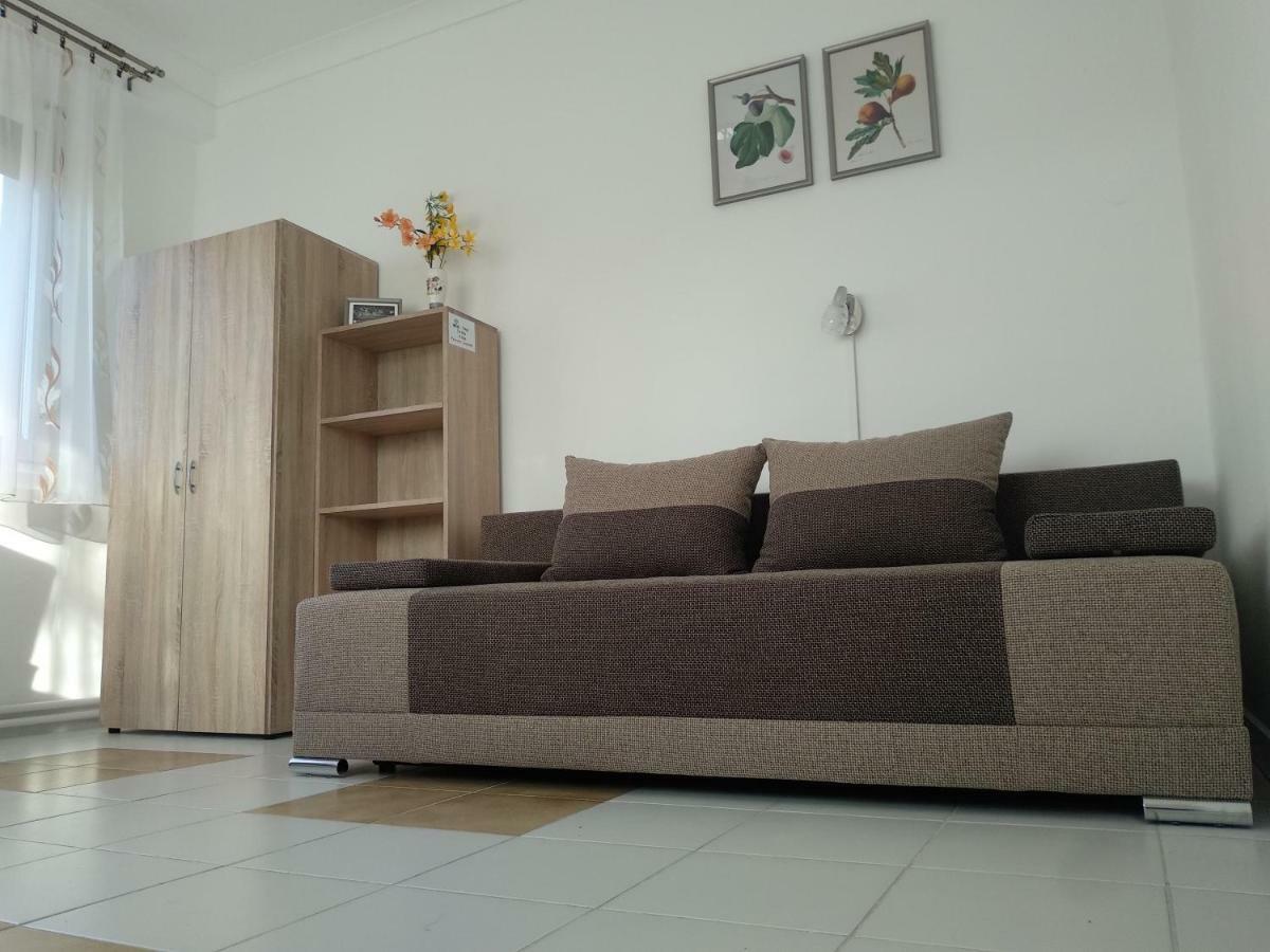 Fuege Vendeghaz Hotel Miskolc Buitenkant foto