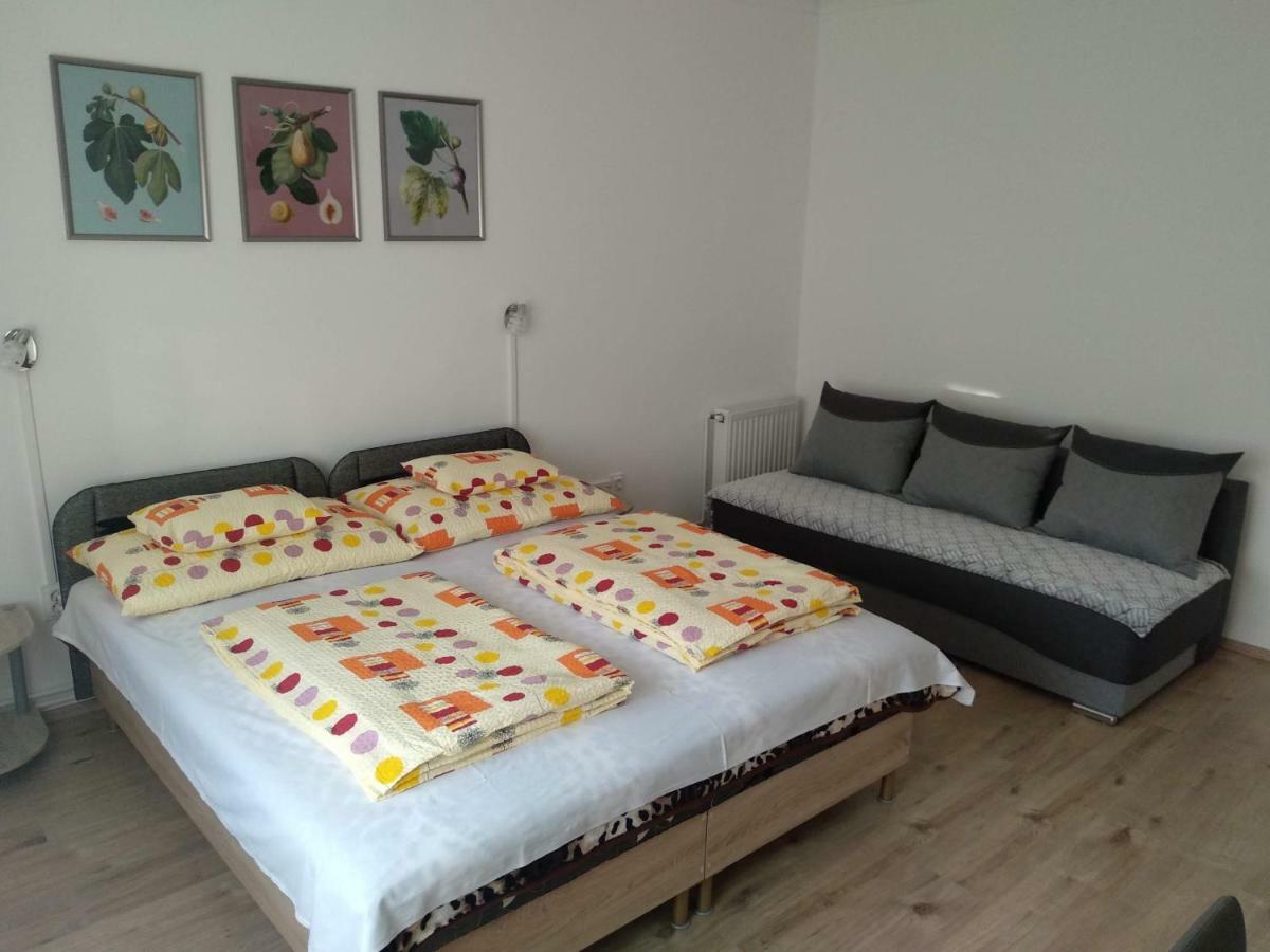 Fuege Vendeghaz Hotel Miskolc Buitenkant foto