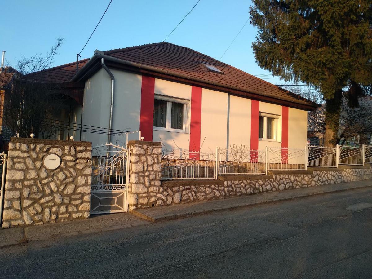 Fuege Vendeghaz Hotel Miskolc Buitenkant foto