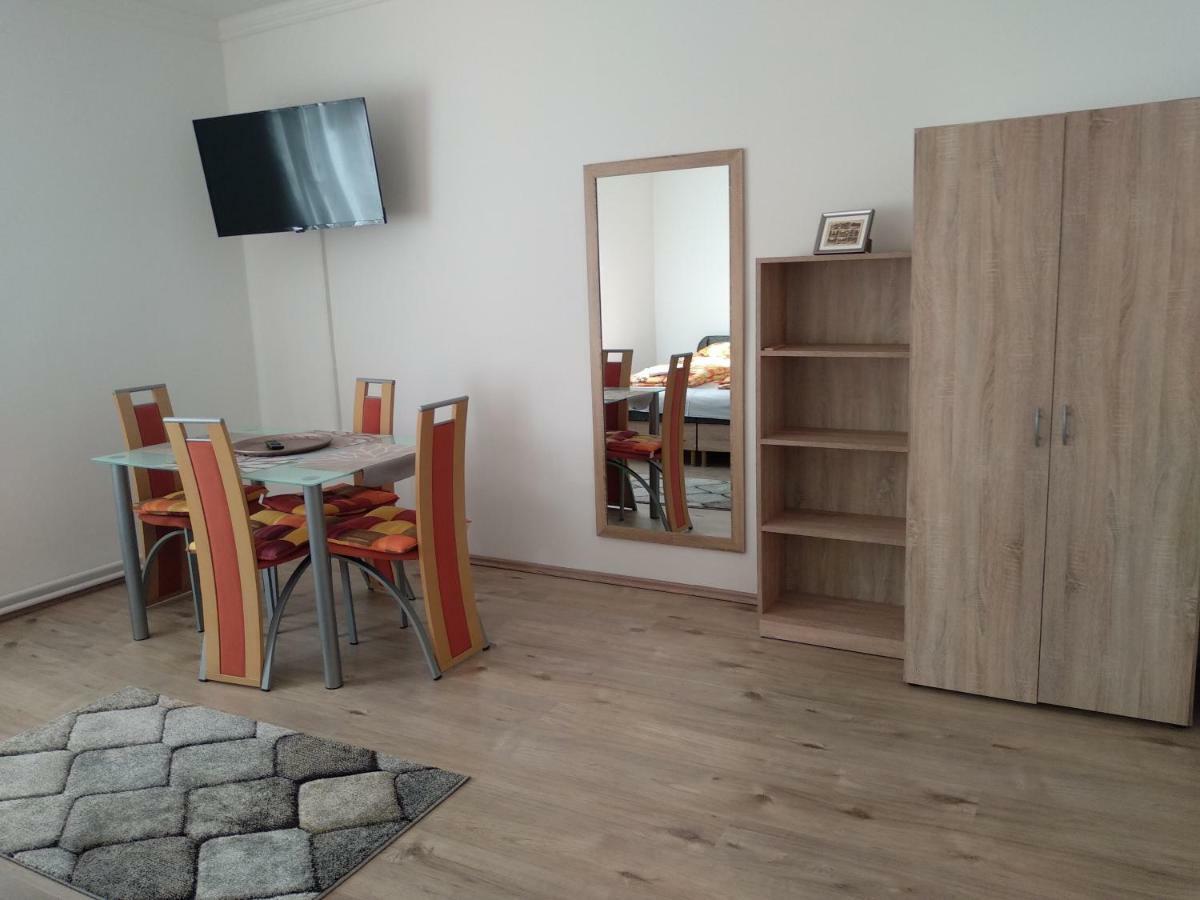 Fuege Vendeghaz Hotel Miskolc Buitenkant foto